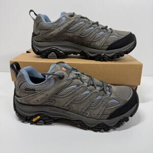 NIB • Women's Moab 3 Size: 7